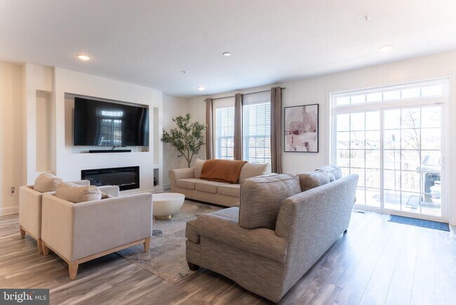 Foto del edificio - 9722 Glassy Creek Way