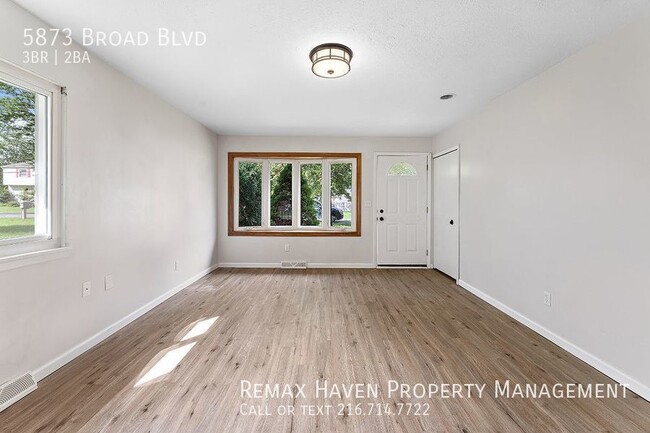 Building Photo - 5873 Broad Blvd, North Ridgeville- Spaciou...