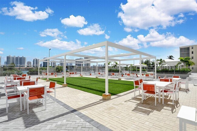 Foto del edificio - 18051 Biscayne Blvd