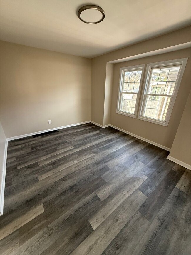 Foto del edificio - 3 Bedroom 1 1/2 Bath House