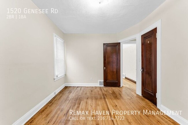Building Photo - 1520 Genesee Rd. Down, S Euclid - 2 bed 1 ...