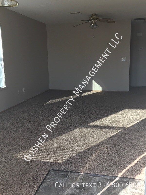 Foto del edificio - 3394 N Jackson Ct