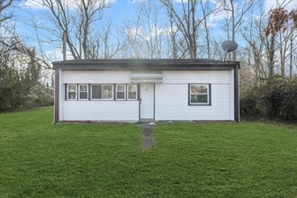 Building Photo - 28 Crescent Dr