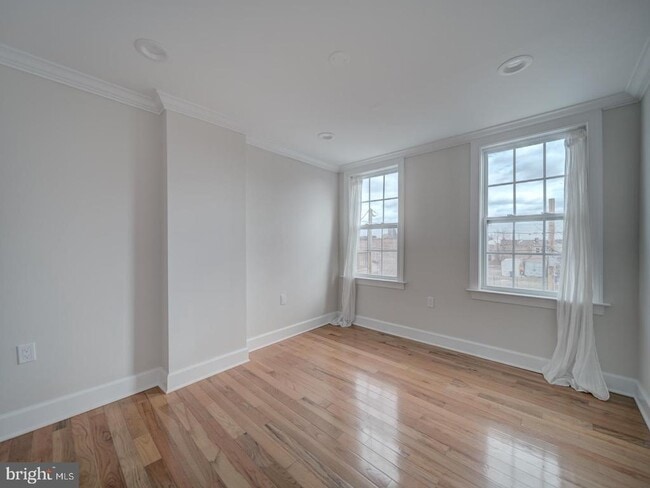 Building Photo - 417 N Collington Ave