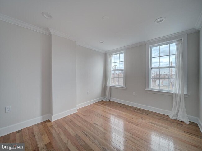 Foto del edificio - 417 N Collington Ave