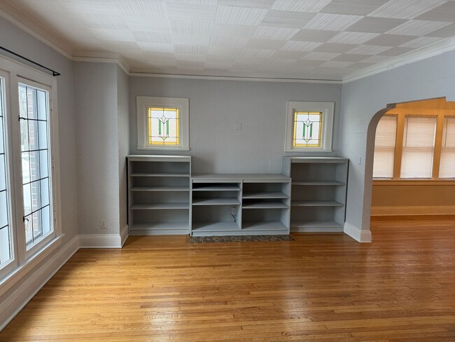 Building Photo - 2031 E Marion St