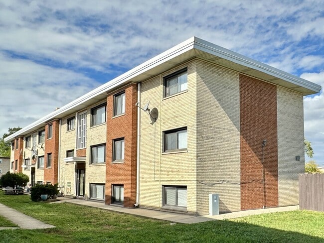 Building Photo - 3810 25th Ave