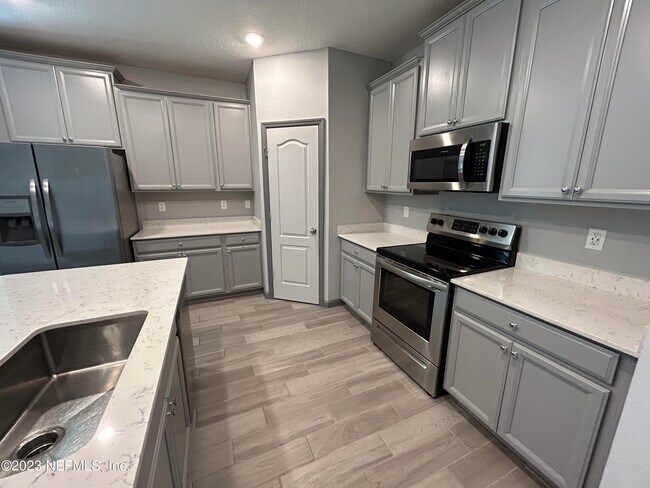 Foto del edificio - 10229 Powell Creek Ct
