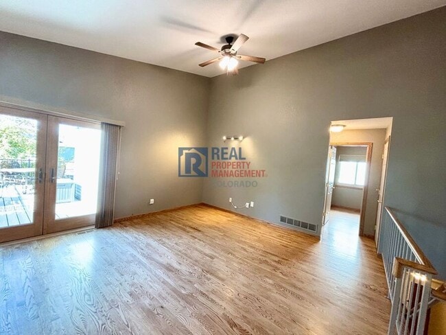 Foto del edificio - 9349 Waterford Ct