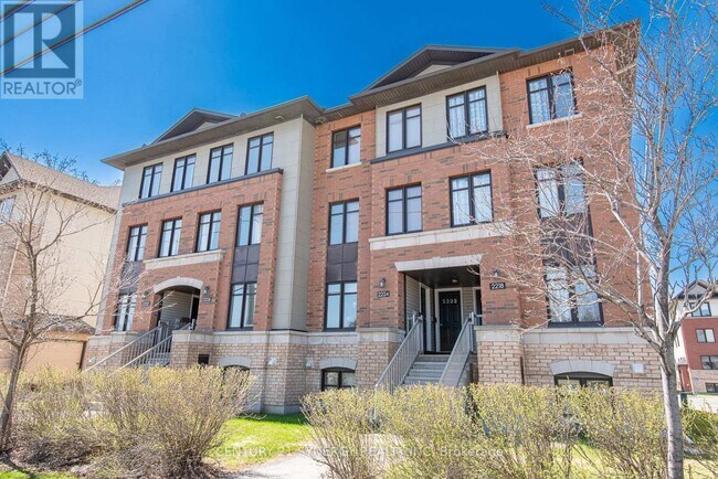 Photo du bâtiment - 2228 Tenth Line Rd