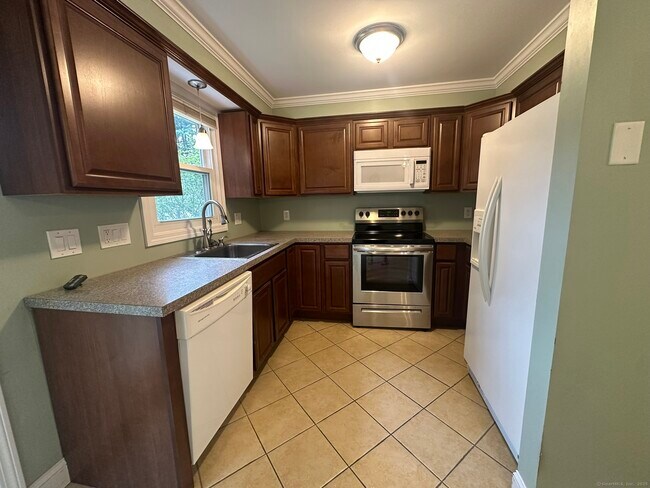 Foto del edificio - 148 Fairway Dr