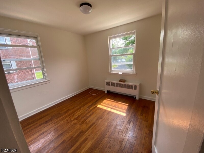 Foto del edificio - 21 Carolyn Terrace