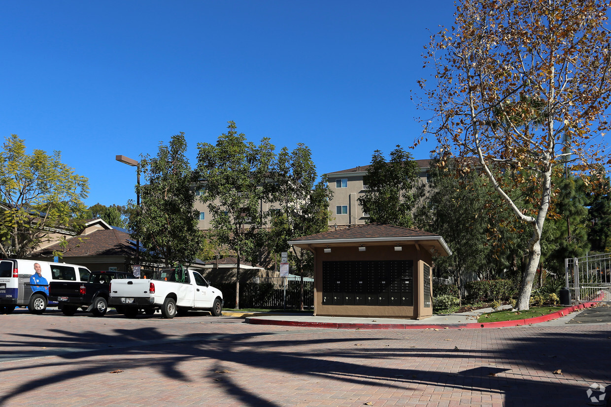 Building Photo - Rancho Mission Trails