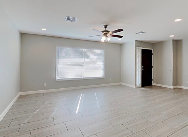 Building Photo - 1412 E Hermosa Dr