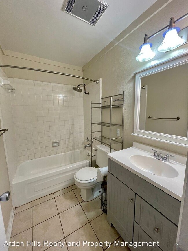 Building Photo - 3 br, 1 bath House - 104 Stephanie