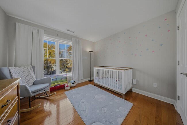 Foto del edificio - 1707 Summer St