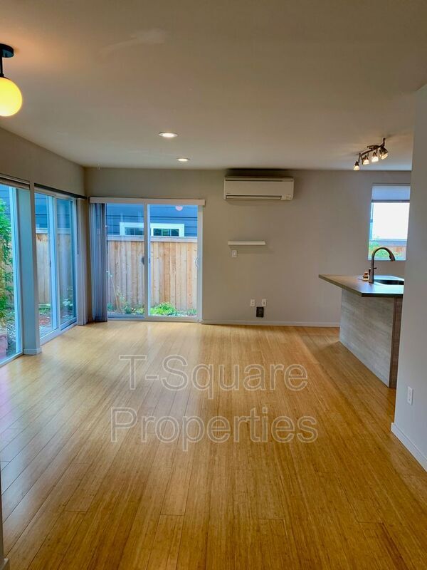 Foto del edificio - 4755 Delridge Wy SW