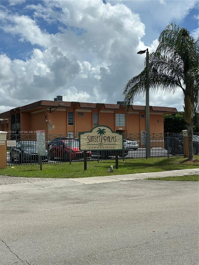 Foto del edificio - 9487 SW 76th St