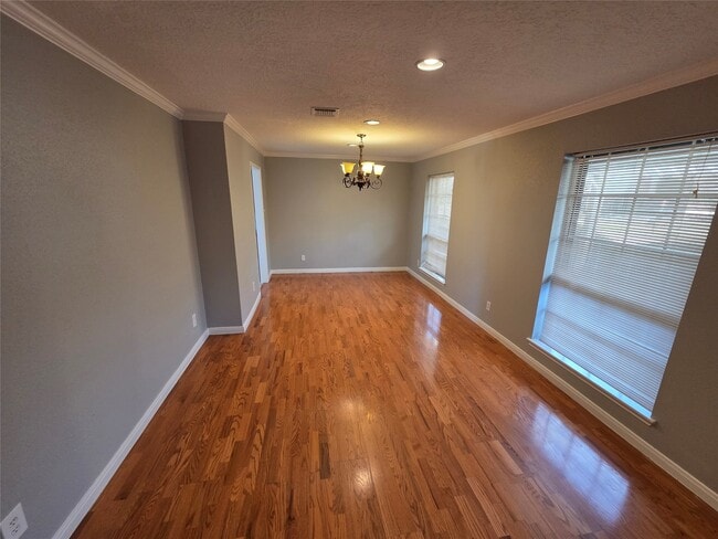 Foto del edificio - 305 W Castle Harbour Dr