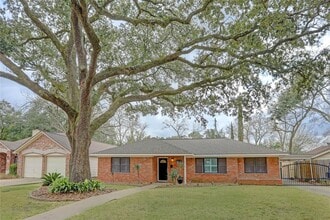 Building Photo - 9917 Cedardale Dr