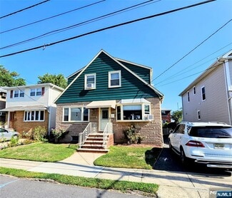 Building Photo - 72 Front St