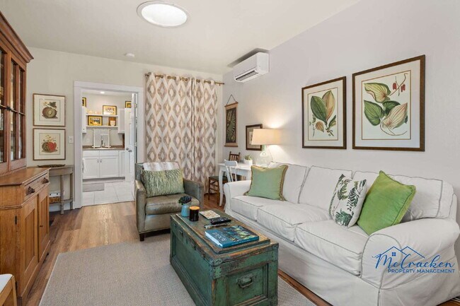 Foto del edificio - Charming Studio with Full Kitchen in Ashland