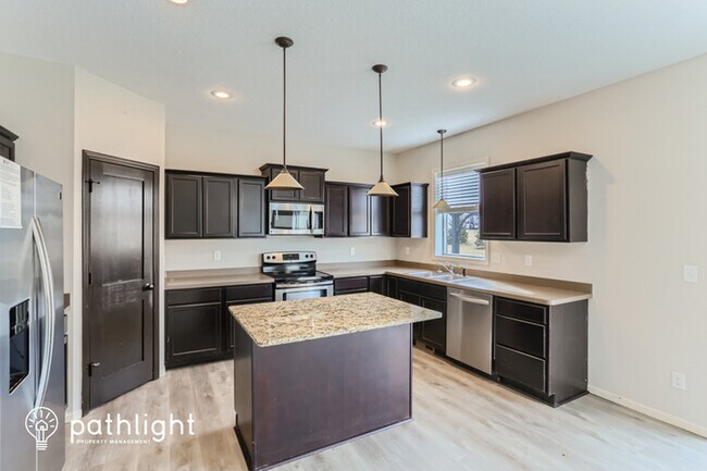 Foto del edificio - 7351 Quigley Avenue Northeast