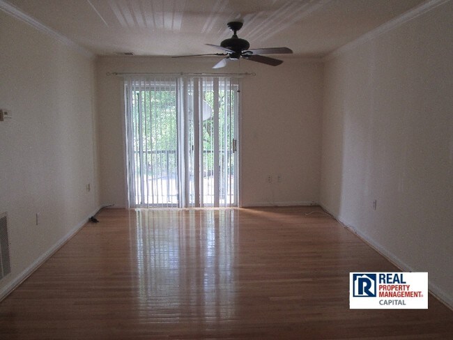 Building Photo - 8203 Whispering Oaks Way