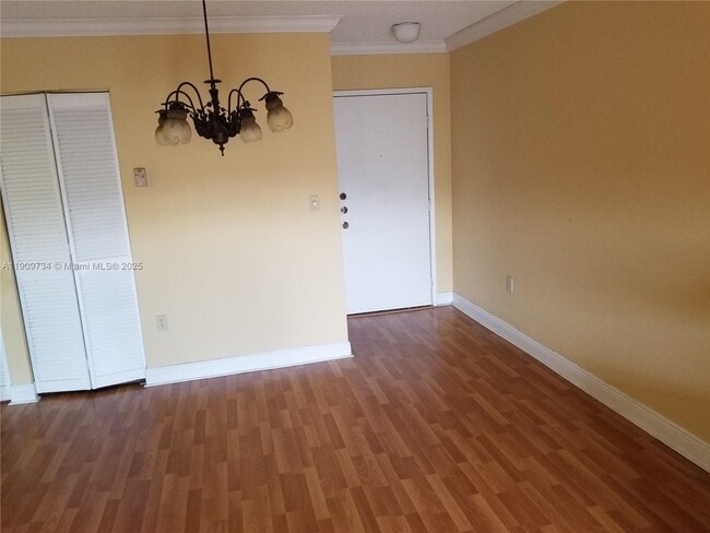 Building Photo - 9735 Fontainebleau Blvd