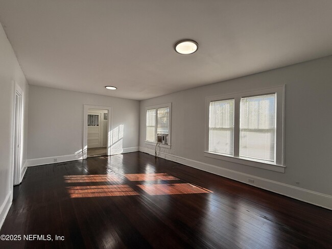 Foto del edificio - 1268 Kennard St