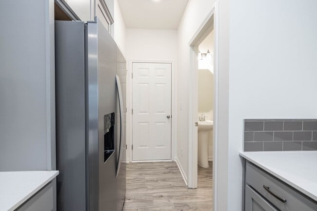 Building Photo - 3 br 2.5 ba  Paired Home minutes from I-77...