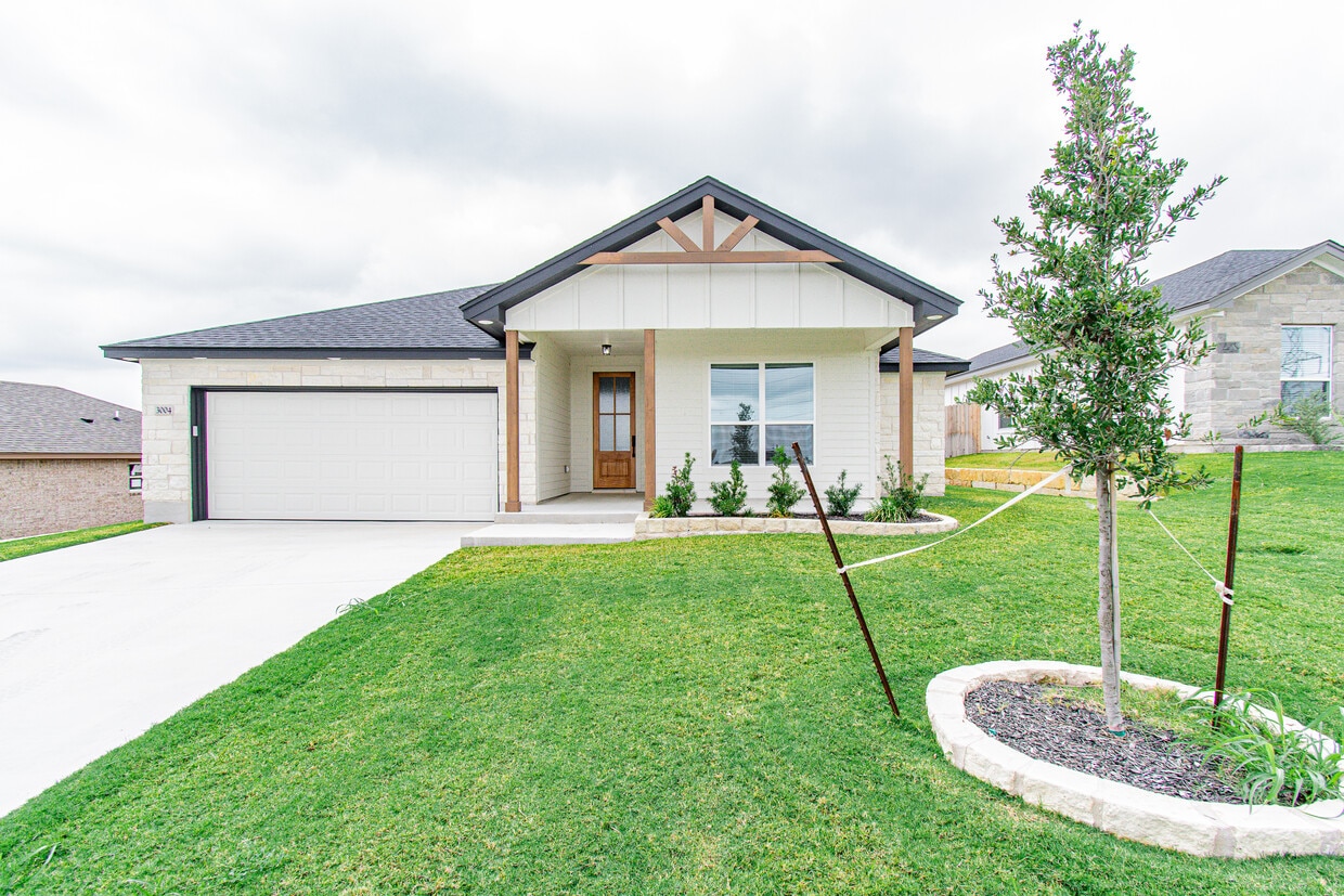 Primary Photo - 3004 Atascosa Dr