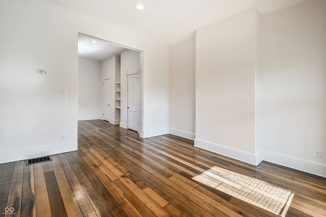 Sala de estar - 312 N College Ave