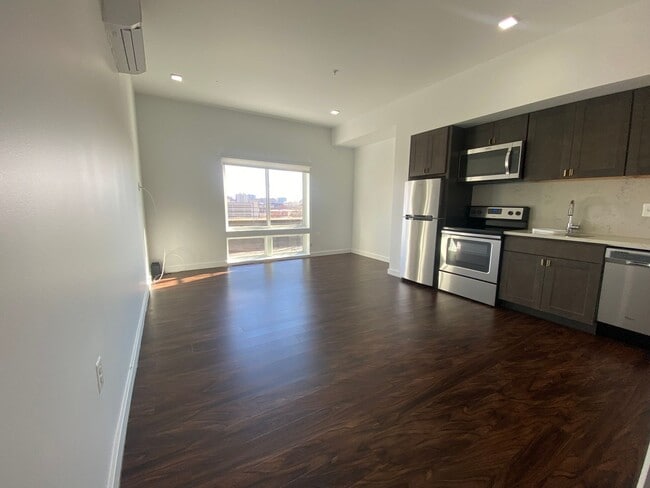 Photo - 824 N Calvert St Apartments