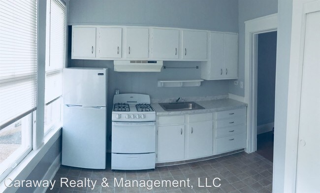 Building Photo - 1 br, 1 bath House - 2412 Pinehurst #6