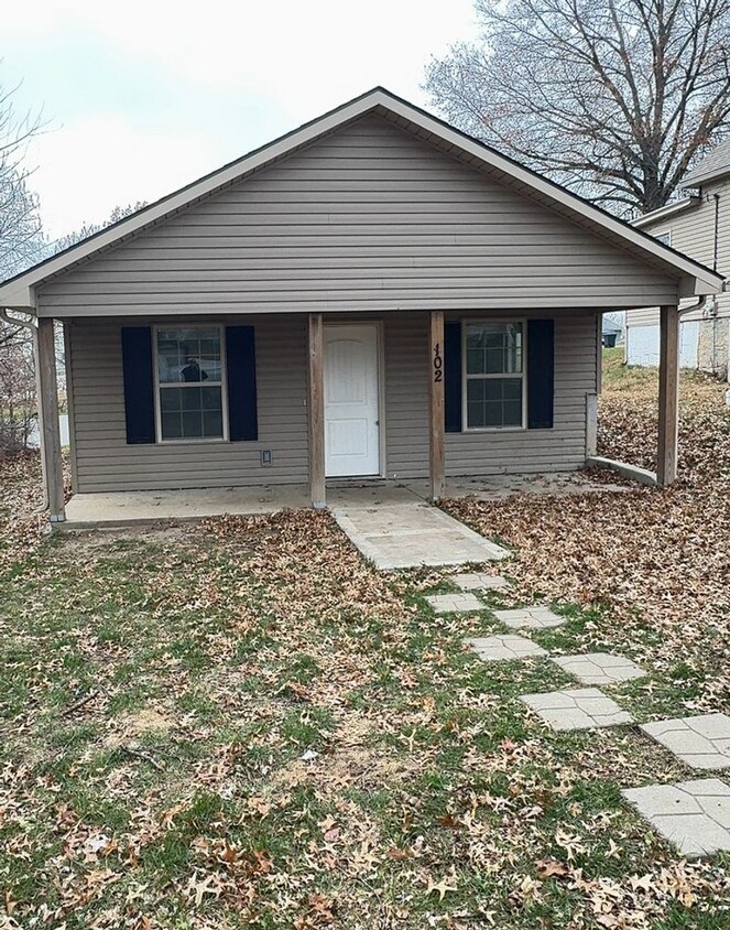 Primary Photo - Super cute 3 Bedroom, 2 Bath Home in Dearb...