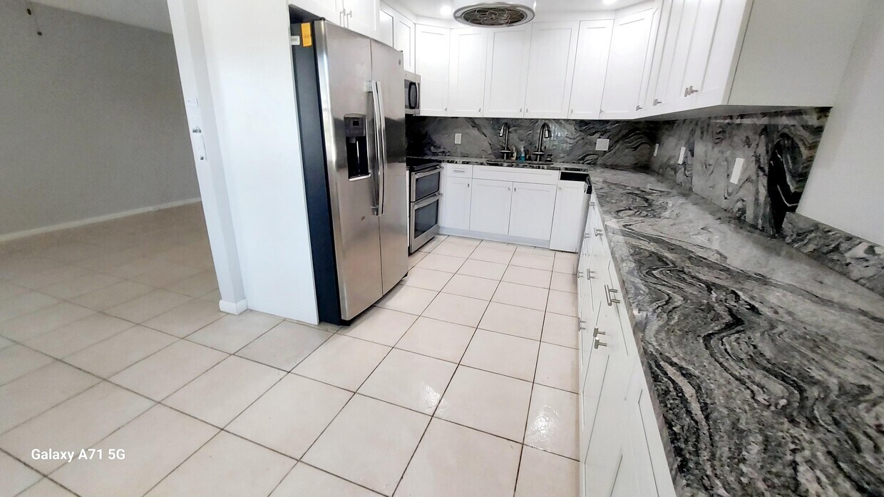 Foto principal - 1078 Yarmouth E