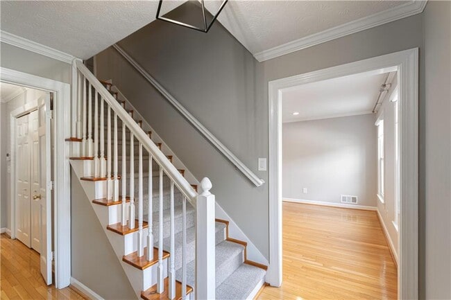 Building Photo - 3238 Henderson Walk