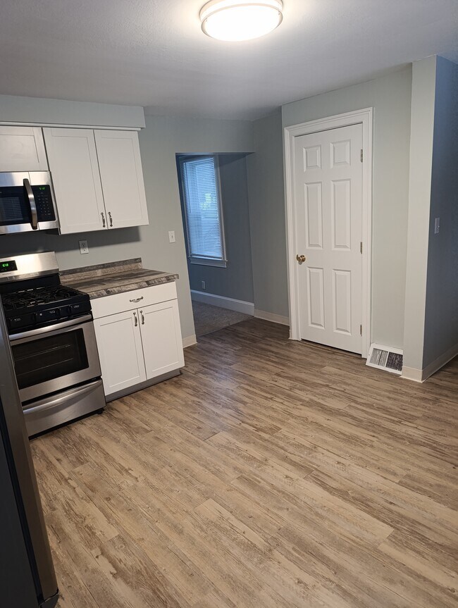 Foto del edificio - 83 E Main St