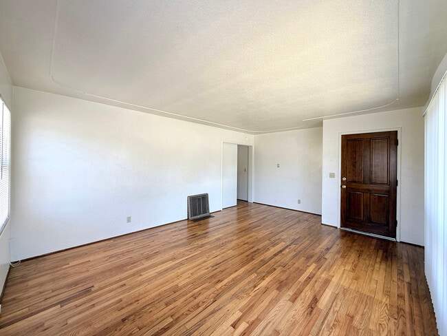 Building Photo - 1116 Henderson St