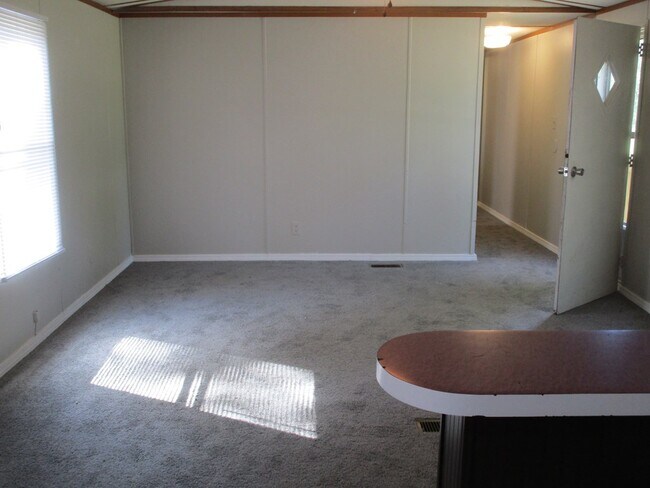 Building Photo - 905 Furman Dr