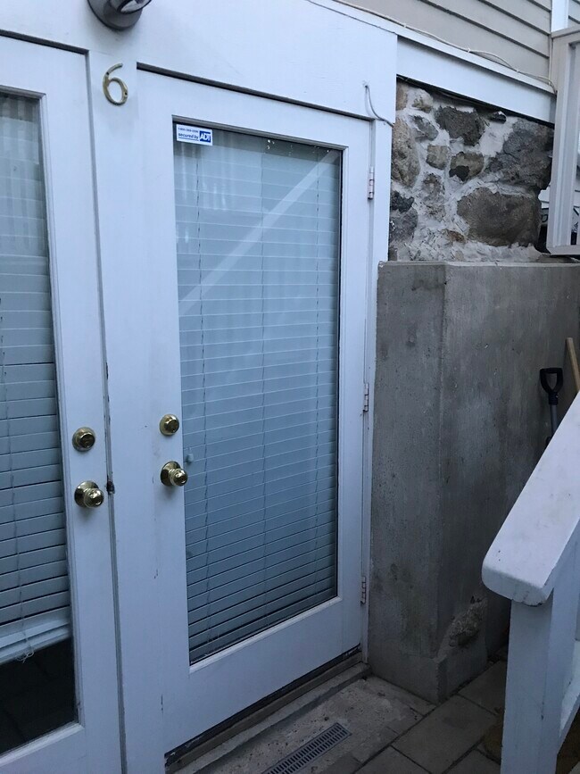 3 Waban St Unit 6, Wellesley, MA 02482 Condo for Rent in Wellesley