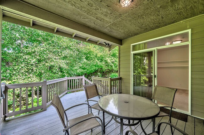 Building Photo - Mukilteo Townhome