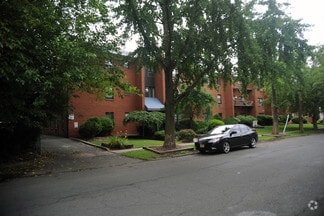 Building Photo - Jade Apartments