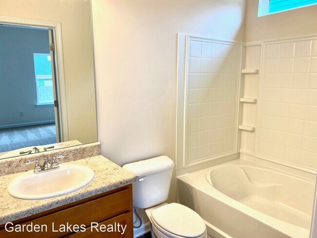 Building Photo - 3 br, 2 bath House - 19 Applewood Drive