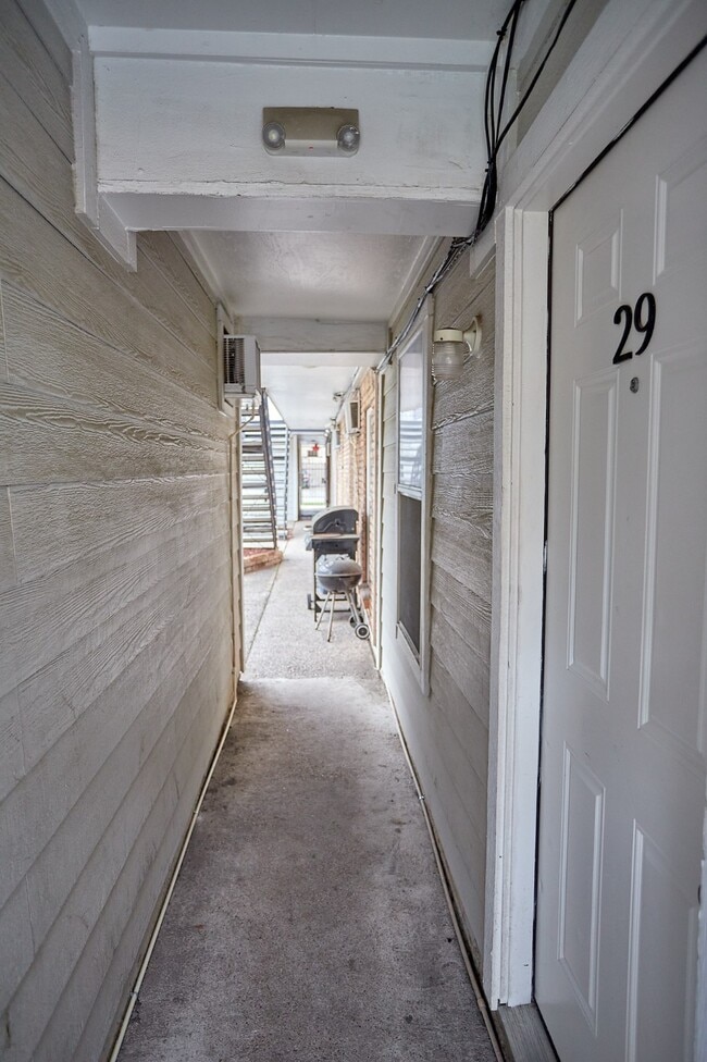 Building Photo - 1419 Hawthorne St