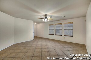 Foto del edificio - 121 Anvil Pl