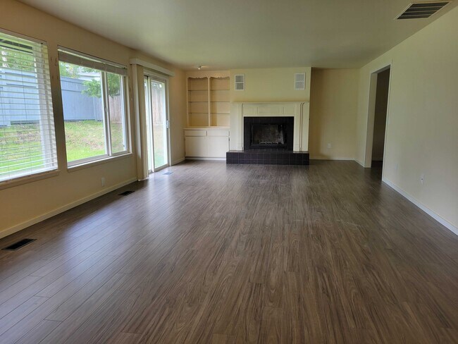 Foto del edificio - 163 Hurricane Ridge Dr
