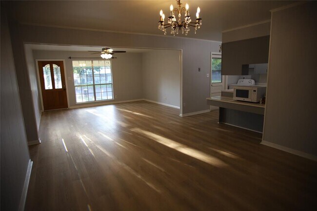 Foto del edificio - 7519 Northcrest Blvd
