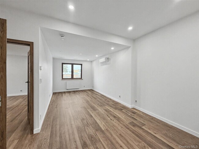 Foto del edificio - 71-11 72nd St